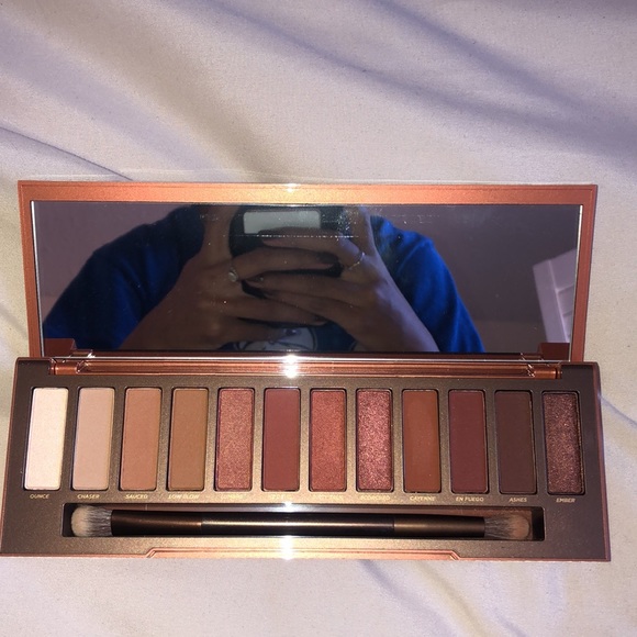 2 for $40 - Naked Heat Palette - Picture 2 of 4
